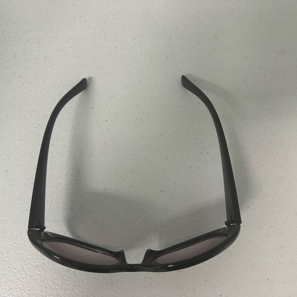 REDUCED. Lot of TWO PAIR SUNGLASSES Franco Sarto and generic shape. Bargain! - Picture 3 of 14